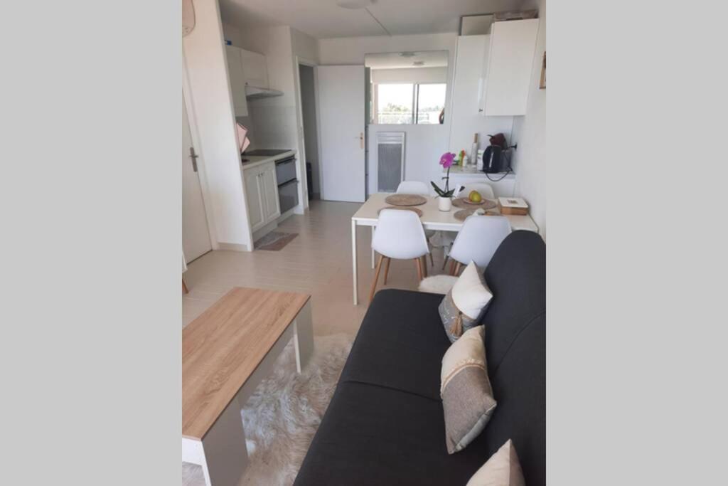 T2 Avec Magnifique Vue Mer, Piscine, Clim, Parking Apartment Antibes Exterior photo